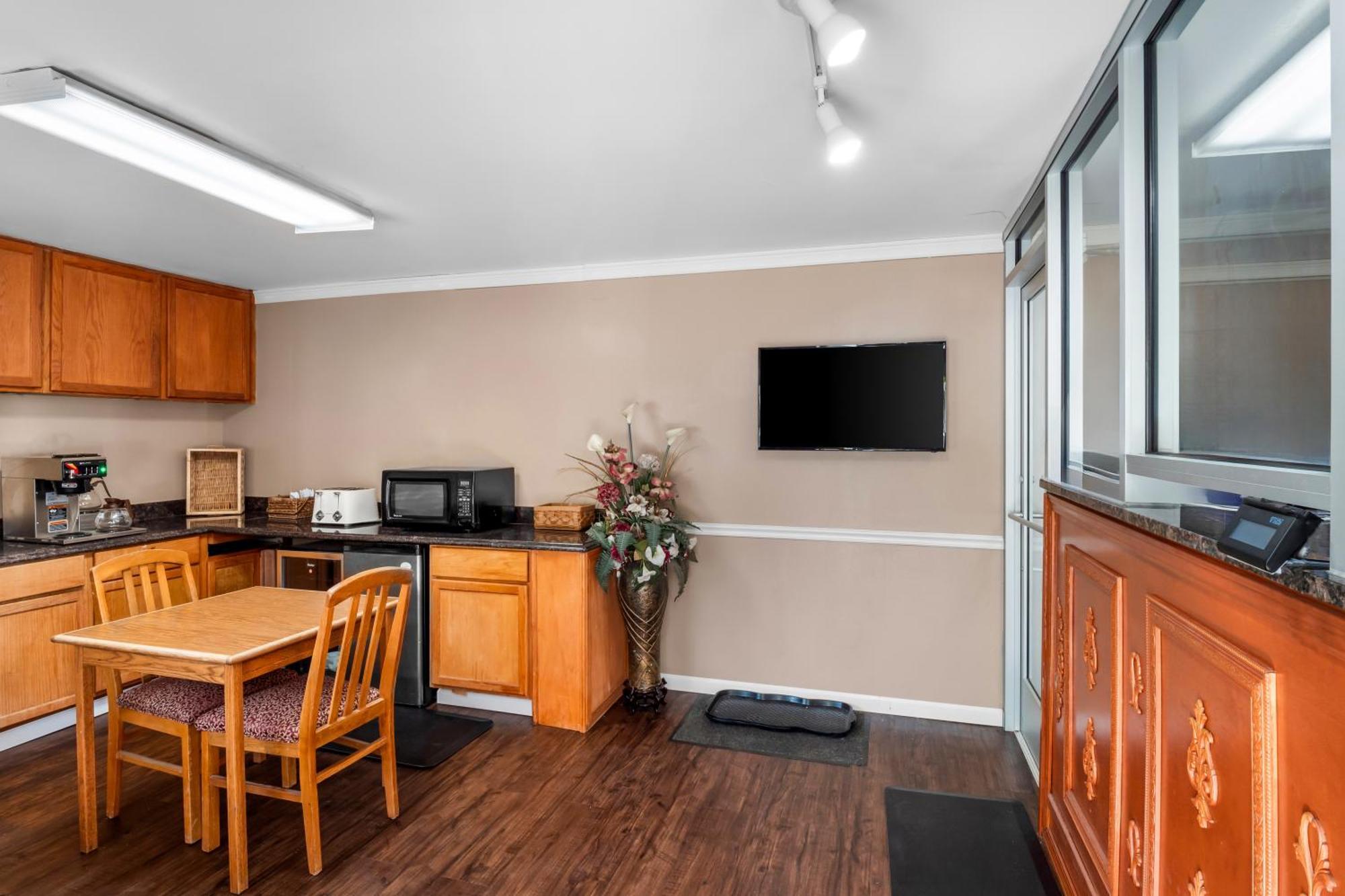 Americas Best Value Inn Jonesville/Hillsdale Εξωτερικό φωτογραφία