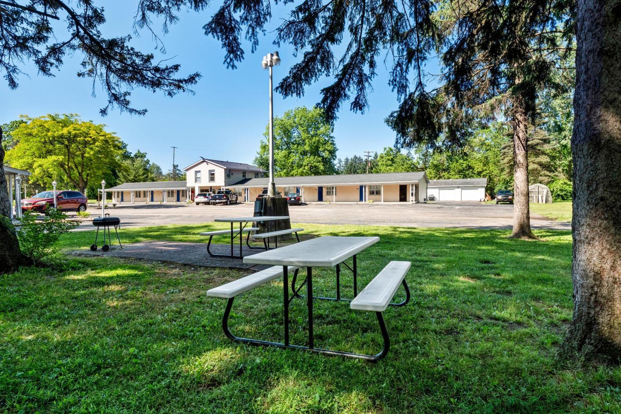 Americas Best Value Inn Jonesville/Hillsdale Εξωτερικό φωτογραφία