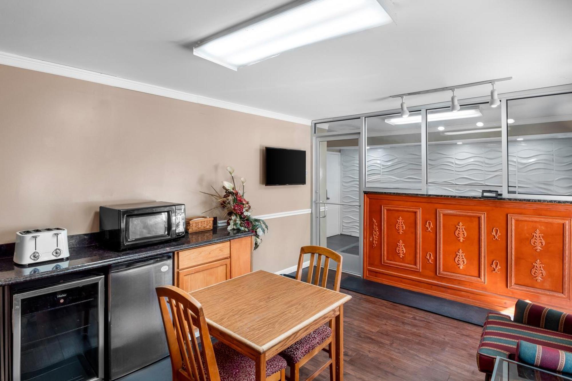 Americas Best Value Inn Jonesville/Hillsdale Εξωτερικό φωτογραφία