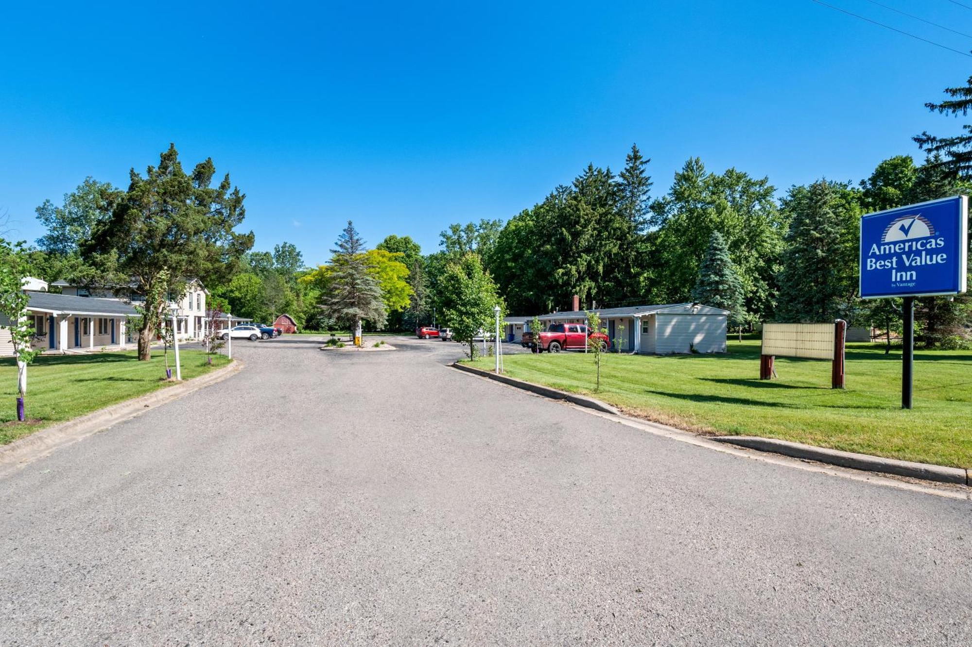 Americas Best Value Inn Jonesville/Hillsdale Εξωτερικό φωτογραφία