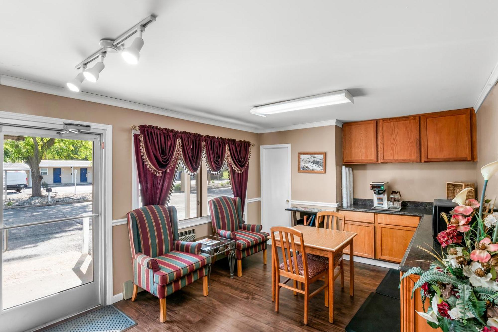 Americas Best Value Inn Jonesville/Hillsdale Εξωτερικό φωτογραφία